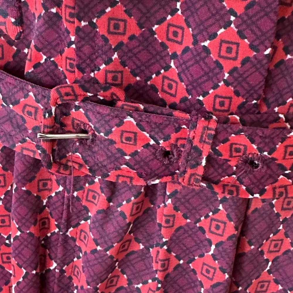 Tiffany Traveler Fashioned by Claire Tiffany | 1950s Retro Printed Shirt Dress - Picture 5 of 11